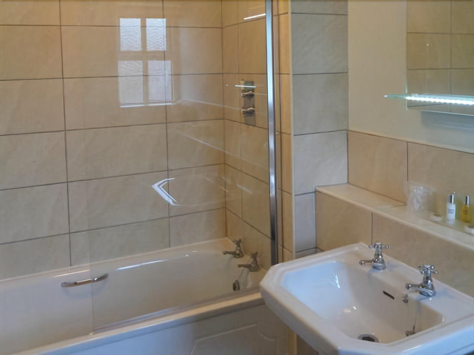 Bathroom 3, Wellington Inn, North Yorkshire