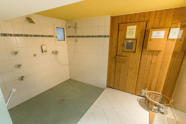 Bathroom 4, Grüner Baum, Lörrach