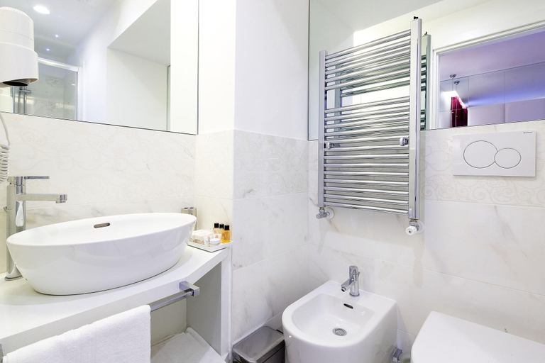 Bathroom 4, Tullia And Prisca Relais Guest House, Rome
