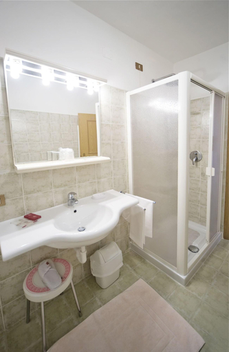 Bathroom 4, Pontechiesa, Belluno