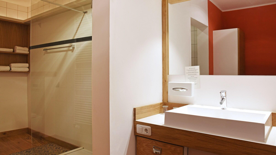 Bathroom 4, Rhein Hotel Bacharach und Stubers Restaurant, Mainz-Bingen