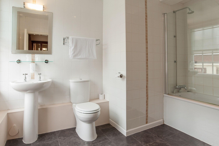 Bathroom 4, White Hart, Exeter by Marston's Inns, Devon