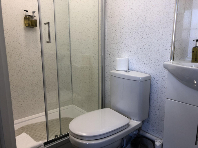 Bathroom 4, Manor Hotel, Devon