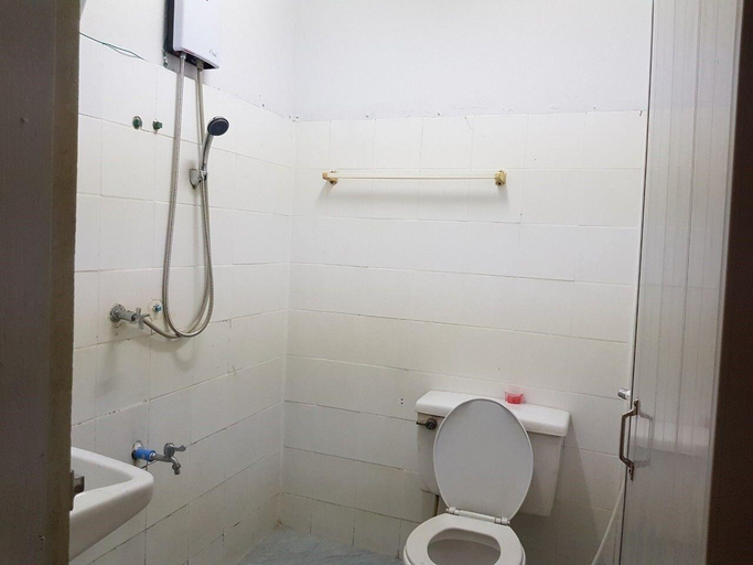 Bathroom, Ann Hostel, Muang Chiang Rai