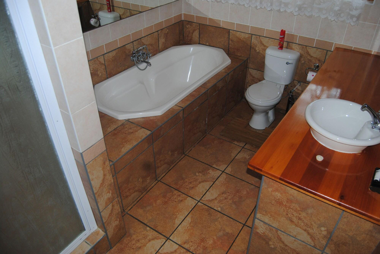 Bathroom 4, Leopard Tree Lodge, Umkhanyakude