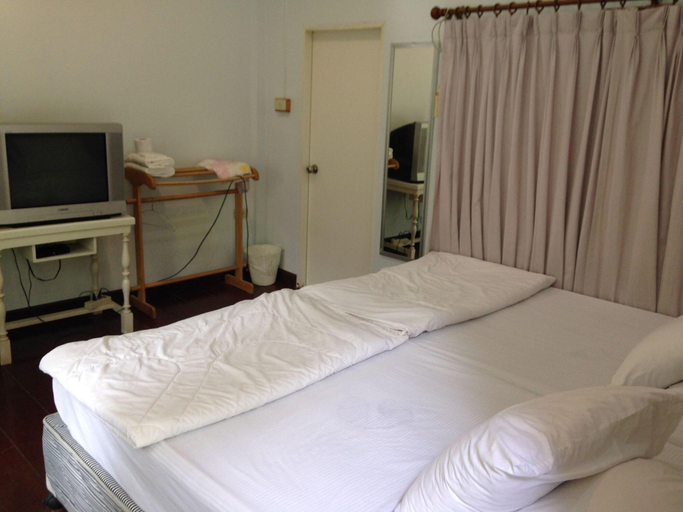 Bedroom 2, Young Coconut Garden Home Resort, Amphawa