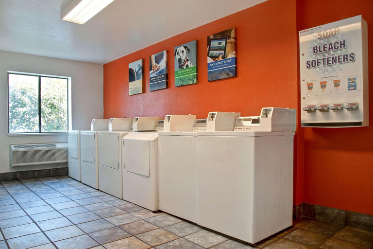 Public Area 2, Motel 6 Gilroy, CA, Santa Clara