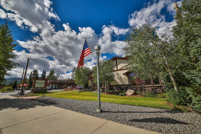 Public Area 1, Trailhead Inn, Grand