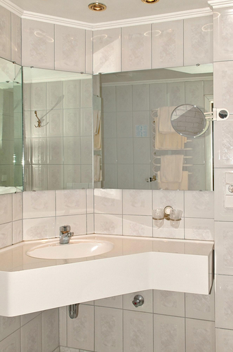 Bathroom 4, TIPTOP Burghotel Stammhaus, Nürnberg