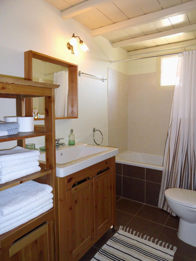 Bathroom 4, Vidalis Hotel, South Aegean