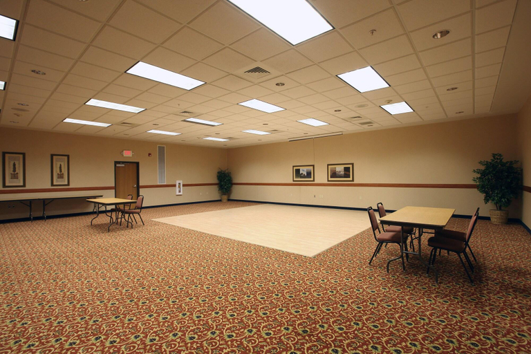 Public Area 3, Boarders Inn & Suites by Cobblestone Hotels - Shawano, Shawano