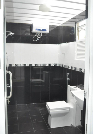 Bathroom 4, City Resort, N. Palatha East