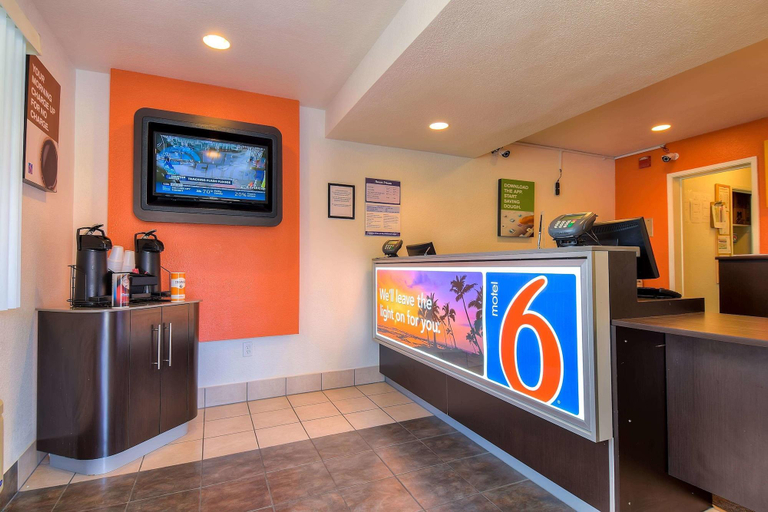 Public Area 2, Motel 6 Westminster South Long Beach, Orange
