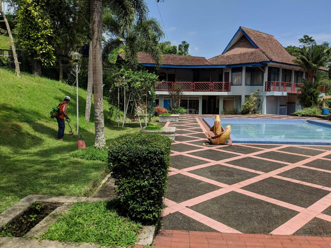 Exterior & Views 2, OYO 1924 Hotel Rafflesia, Sukabumi