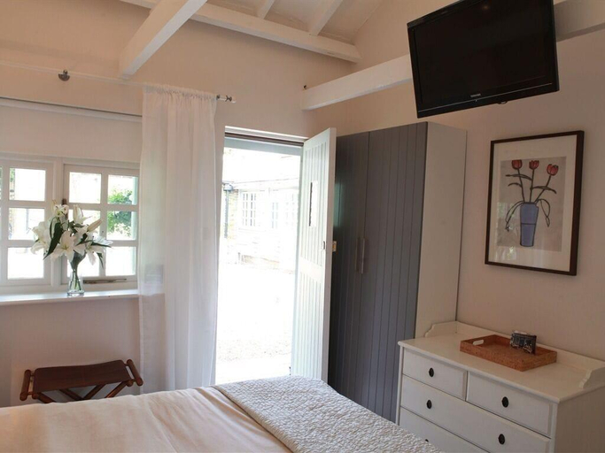 Bedroom 5, Blue Pigeons, Kent