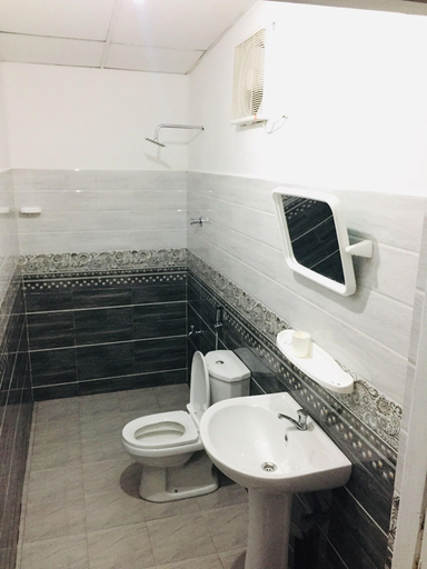 Bathroom 5, Goalma Family Holiday Resort, N. Palatha East
