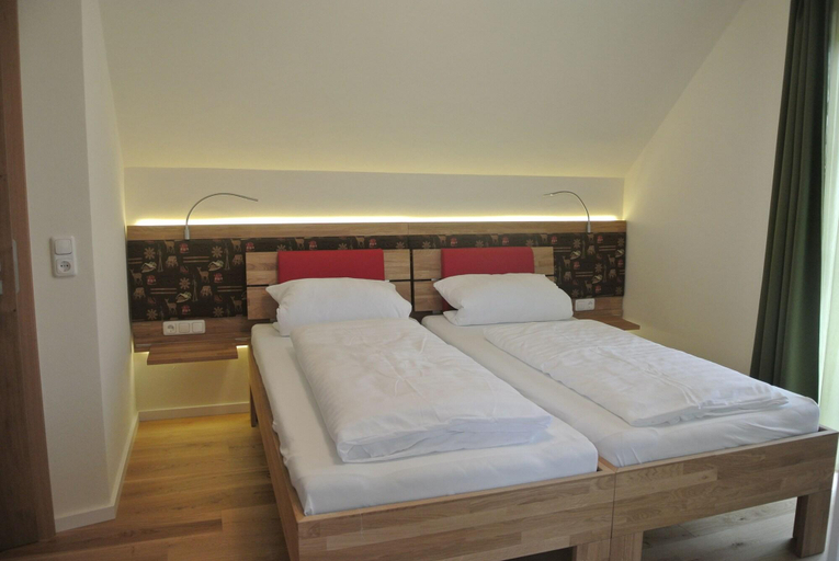 Bedroom 3, Hotel Jägerhof, Aschaffenburg