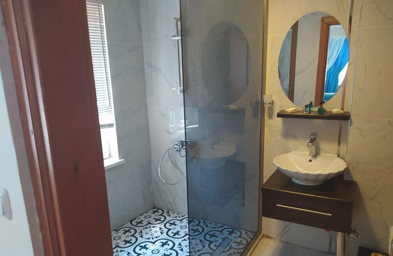 Bathroom 4, Mavi Inci Park Otel, Erdek