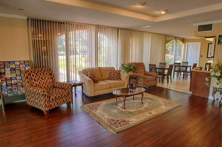 Public Area 2, Relax Inn Perry, Houston