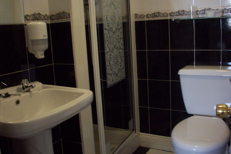 Bathroom 4, Lairg Highland Hotel, Highland
