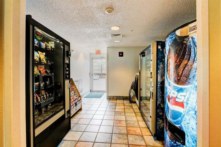 Public Area 3, Super 8 by Wyndham Aurora East, Arapahoe