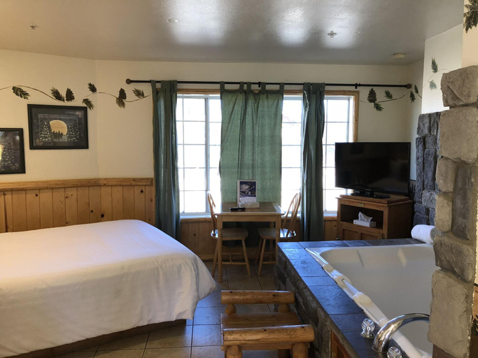 Bedroom 3, Fireside Lodge, San Bernardino