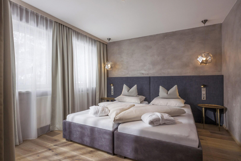 Bedroom 3, Sporthotel Achensee, Schwaz