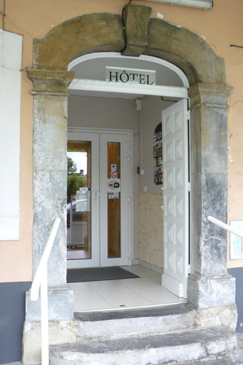 Public Area 3, Hotel Du Commerce, Pyrénées-Atlantiques