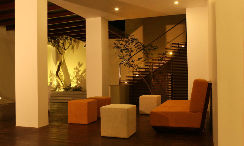 Public Area 4, Cloud Nine, Negombo