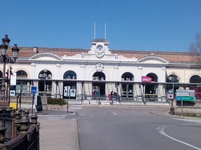 Exterior & Views 2, Astoria, Aude