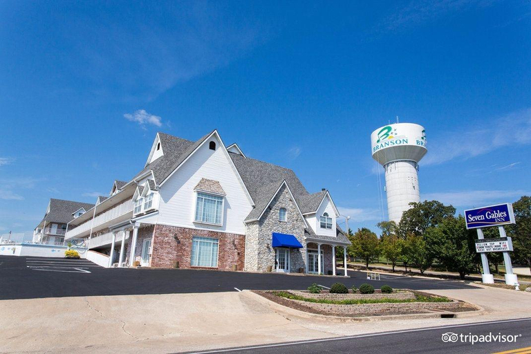 Exterior & Views 2, Seven Gables Inn, Taney