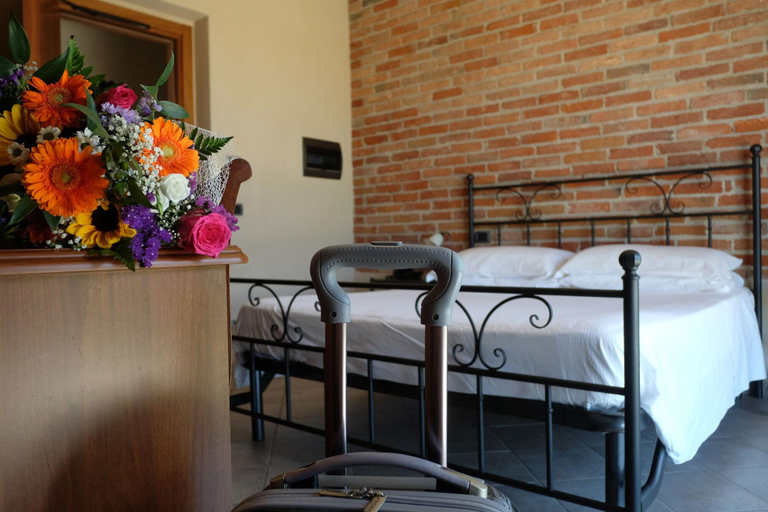 Bedroom 3, HOTEL LE BOTTI, Cuneo