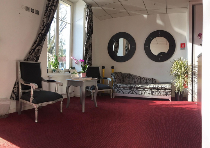 Public Area 2, Hotel Saint-Martin, Loiret