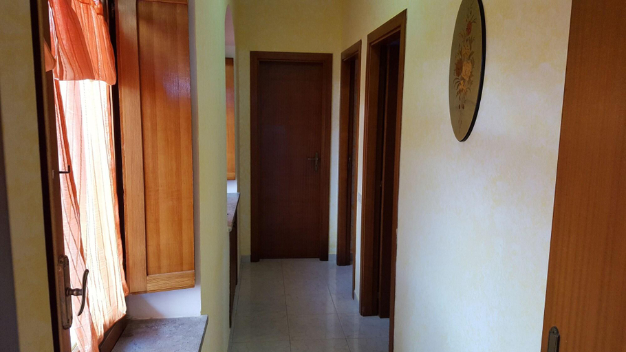 Public Area 3, Villa De Angelis, Napoli