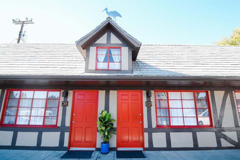 Exterior & Views 2, Hamlet Inn, Santa Barbara