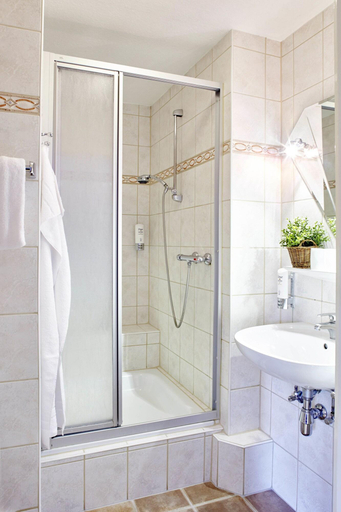 Bathroom 4, Hof Tütsberg, Heidekreis