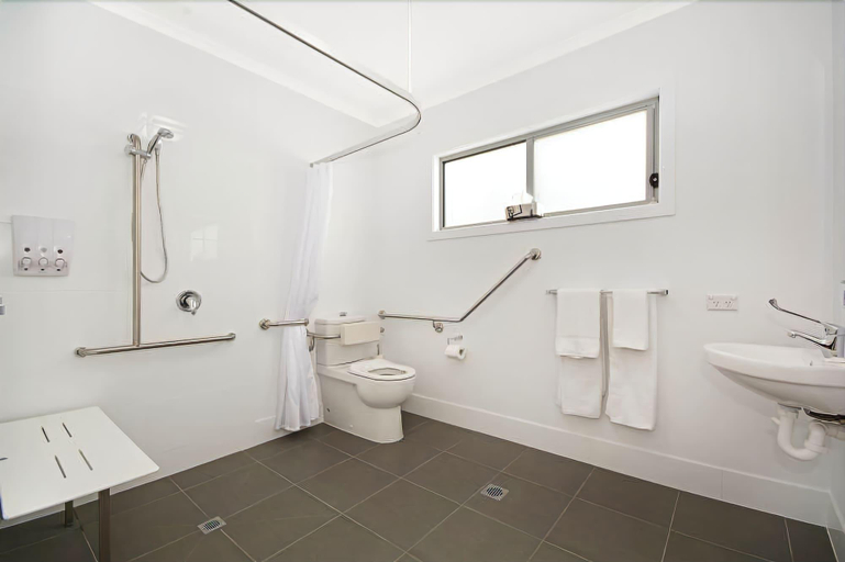 Bathroom 4, Cooroy Luxury Motel Apartments Noosa, Noosa Bal