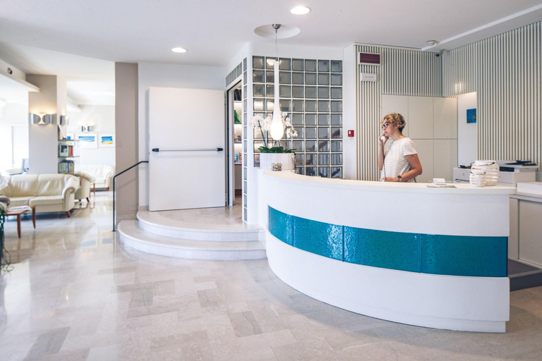 Public Area 2, UNA HOTELS Imperial Beach Hotel, Pesaro E Urbino