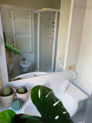 Bathroom 4, Rex Vanni, Rimini
