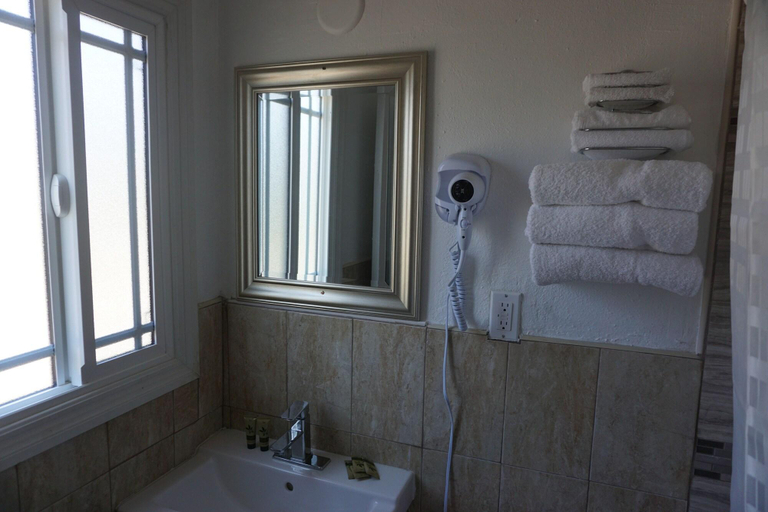 Bathroom 4, Las Palmas Hotel, Los Angeles