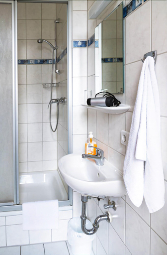 Bathroom 3, Hotel-Pension Arche, Berlin