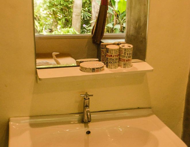 Bathroom 5, Horizon Bungalow Restaurant and Bar, Ko Lanta