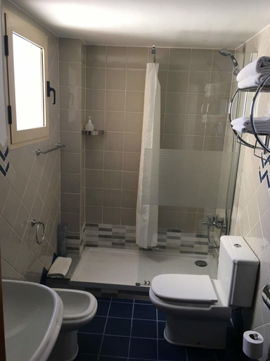 Bathroom 4, Rooms by JovA, Alicante