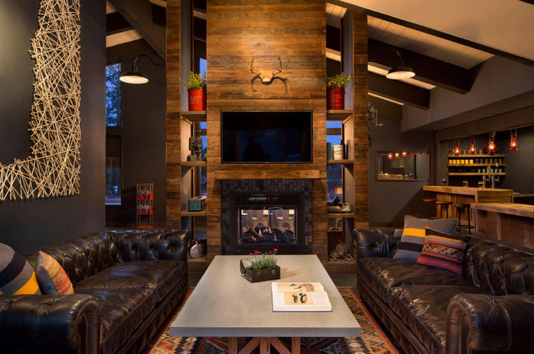 Public Area 3, Lake Of The Sky Inn, Placer