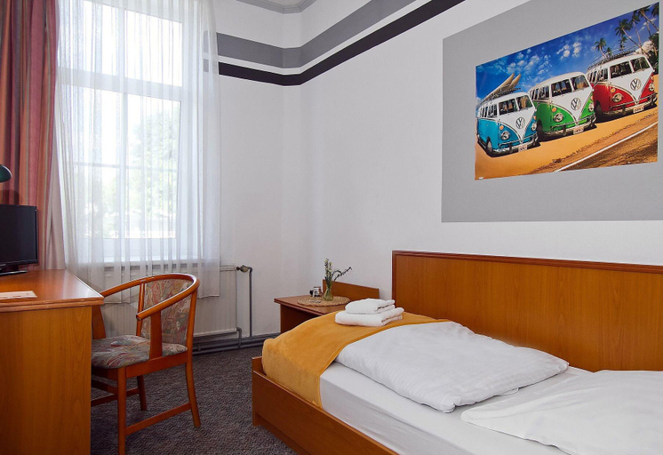 Bedroom 3, Hotel Neun 3/4, Celle