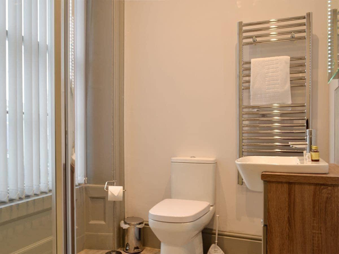 Bathroom 4, Four Seasons Hotel, Ceredigion