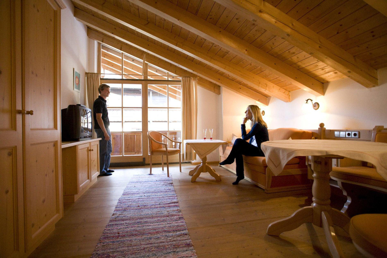 Bedroom 3, Beim Nuihausa, Traunstein
