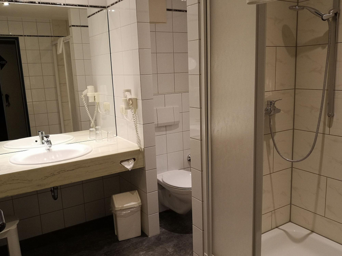 Bathroom 4, Main Hotel Eckert, Würzburg