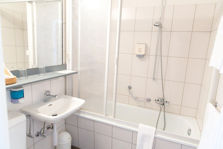 Bathroom 4, Hotel DU LAC Locarno, Locarno