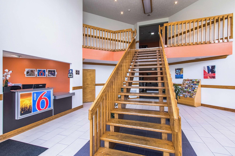 Public Area 3, Motel 6 Cloverdale In Greencastle, Putnam